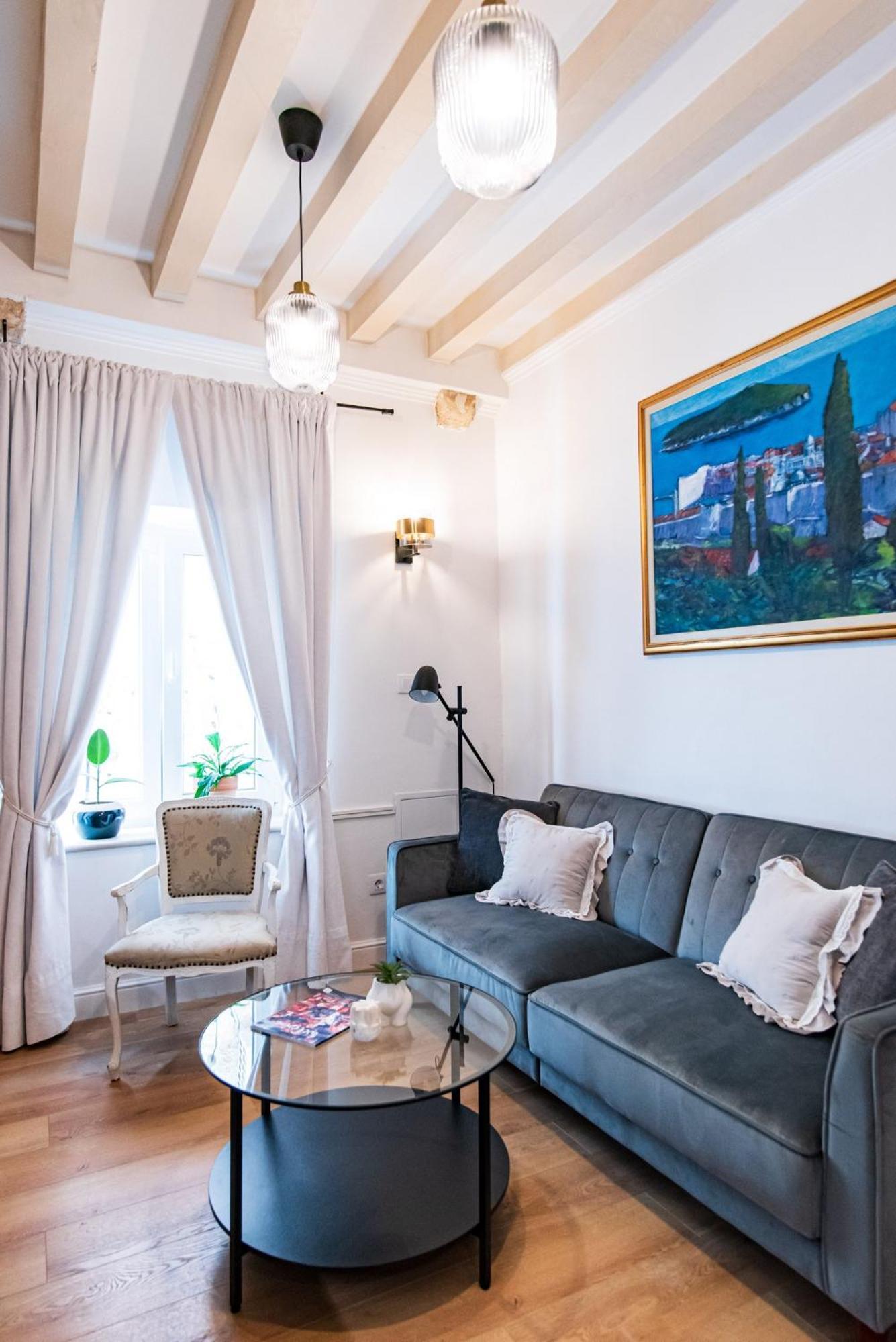 Old Town Center Apartment *